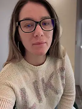 Snapshot of HotXMom chatting on 01.06.25 HotXMom online show from 01.06.25