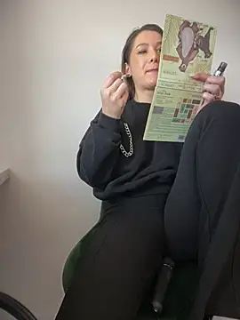 Snapshot of HotXMom chatting on 02.24.25 HotXMom online show from 02.24.25