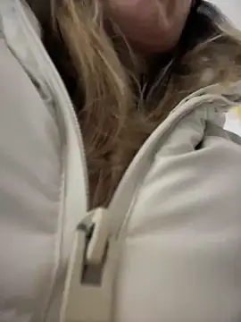 Snapshot of HotXMom chatting on 03.17.25 HotXMom online show from 03.17.25