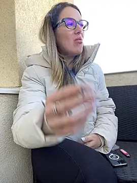 Snapshot of HotXMom chatting on 03.22.25 HotXMom online show from 03.22.25