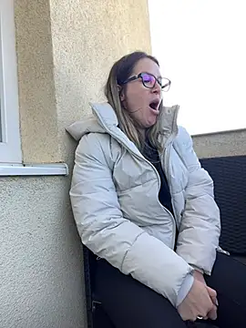 Snapshot of HotXMom chatting on 03.22.25 HotXMom online show from 03.22.25