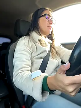 Snapshot of HotXMom chatting on 09.26.25 HotXMom online show from 09.26.25