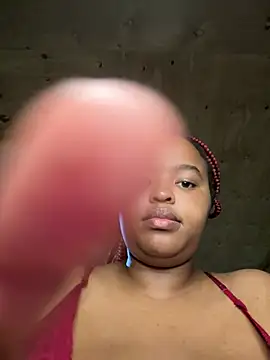 Snapshot of Linahlove chatting on 01.01.25 Linahlove online show from 01.01.25