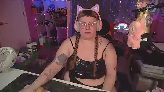 Snapshot of FatVeronica chatting on 03.21.26 FatVeronica online show from 03.21.26
