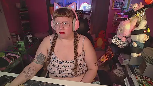 Snapshot of FatVeronica chatting on 04.27.26 FatVeronica online show from 04.27.26