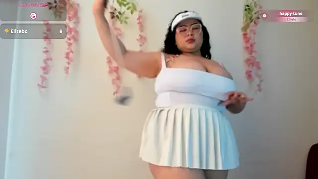 Snapshot of jessica_hot_28 chatting on 09.13.25 jessica hot 28 online show from 09.13.25