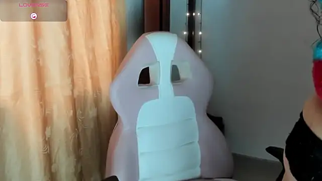 Snapshot of jessica_hot_28 chatting on 09.16.25 jessica hot 28 online show from 09.16.25