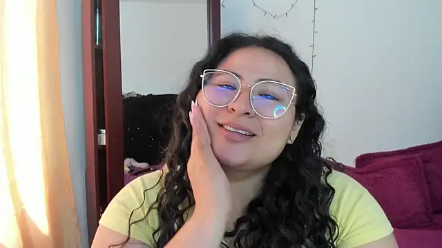 Snapshot of jessica_hot_28 chatting on 10.15.25 jessica hot 28 online show from 10.15.25