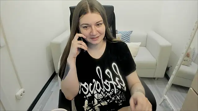 Snapshot of AlisaBacker chatting on 03.01.25 AlisaBacker online show from 03.01.25