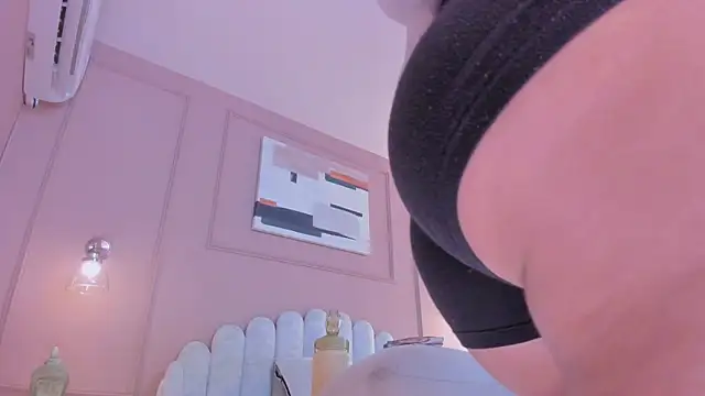 Snapshot of lia_ass_ chatting on 02.06.25 lia ass online show from 02.06.25