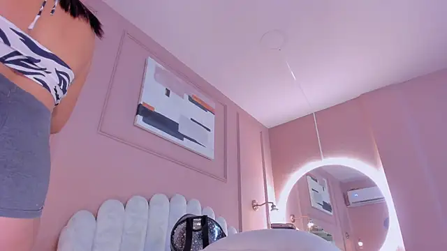 Snapshot of lia_ass_ chatting on 02.13.25 lia ass online show from 02.13.25