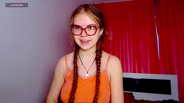 Snapshot of Sarah_HS chatting on 01.17.25 Sarah HS online show from 01.17.25