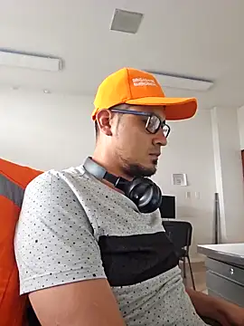 Snapshot of jhacks28 chatting on 09.13.25 jhacks28 online show from 09.13.25