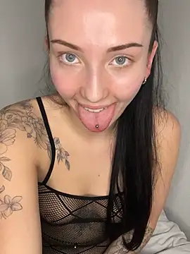 Snapshot of Sugarlina chatting on 02.20.25 Sugarlina online show from 02.20.25