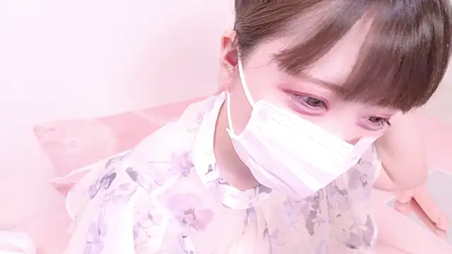 Snapshot of x--Miu--x chatting on 03.13.25 x--Miu--x online show from 03.13.25