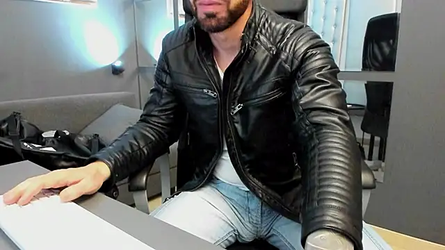 AronGrant online show from 10.07.25