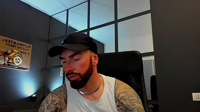 Snapshot of AronGrant chatting on 05.24.26 AronGrant online show from 05.24.26