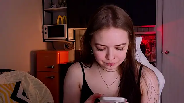 doll lol  online show from 12.03.25