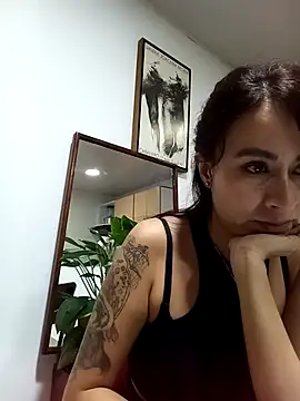 Snapshot of reme_ark23 chatting on 03.22.25 reme ark23 online show from 03.22.25