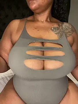 Snapshot of MILL204 chatting on 10.15.25 MILL204 online show from 10.15.25