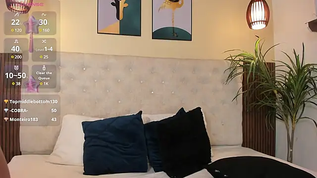 Snapshot of NicolleeEvanss chatting on 02.21.25 NicolleeEvanss online show from 02.21.25