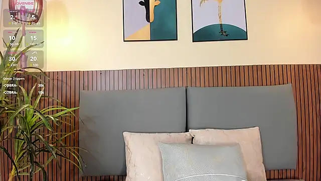 Snapshot of NicolleeEvanss chatting on 03.05.25 NicolleeEvanss online show from 03.05.25