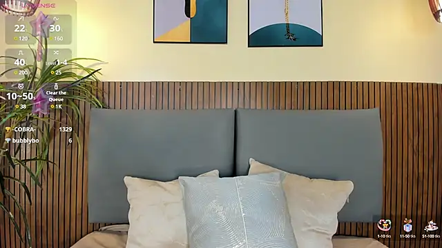 Snapshot of NicolleeEvanss chatting on 03.12.25 NicolleeEvanss online show from 03.12.25