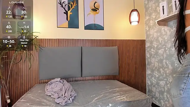 Snapshot of NicolleeEvanss chatting on 03.18.25 NicolleeEvanss online show from 03.18.25