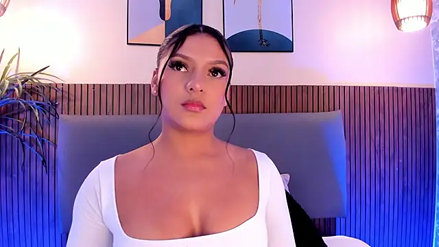 NicolleeEvanss online show from 12.18.25