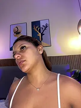 NicolleeEvanss online show from 06.15.26