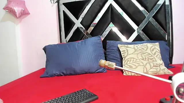 GabyyJones online show from 07.08.26
