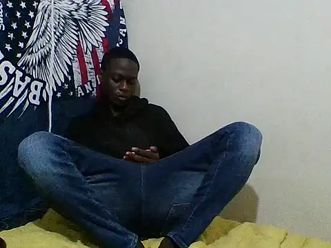 Snapshot of sexy4348 chatting on 10.25.25 sexy4348 online show from 10.25.25