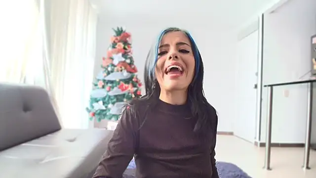 Snapshot of Alicia_Ortiiz chatting on 12.17.25 Alicia Ortiiz online show from 12.17.25