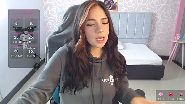 Snapshot of ninfa1_ch chatting on 12.11.24 ninfa1 ch online show from 12.11.24