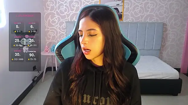 Snapshot of ninfa1_ch chatting on 01.10.25 ninfa1 ch online show from 01.10.25