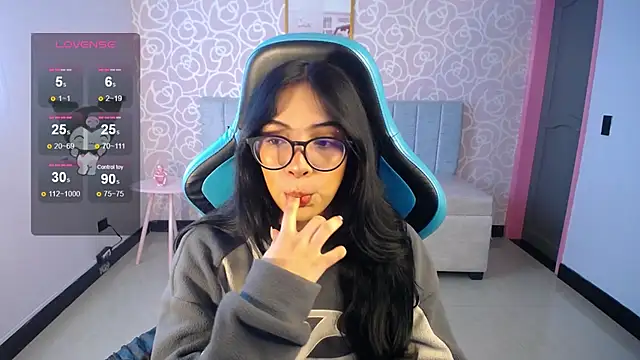 Snapshot of ninfa1_ch chatting on 02.10.25 ninfa1 ch online show from 02.10.25