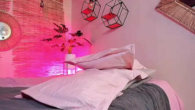 April bowie online show from 01.25.25