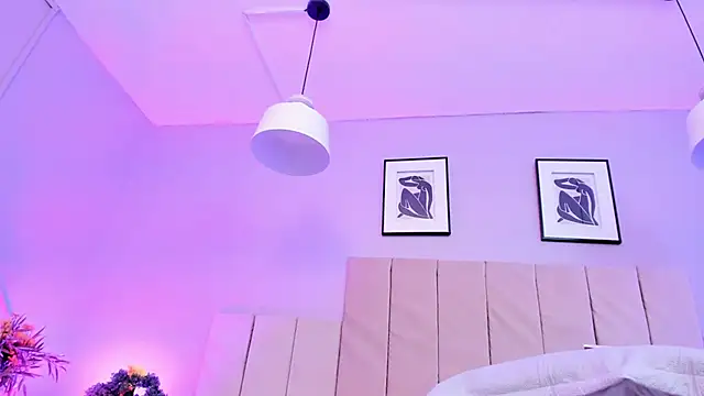 April bowie online show from 02.08.25