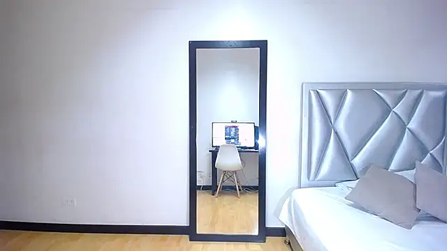 exotic karmella online show from 01.17.25