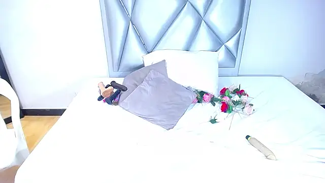 exotic karmella online show from 02.14.25