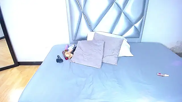 exotic karmella online show from 02.19.25