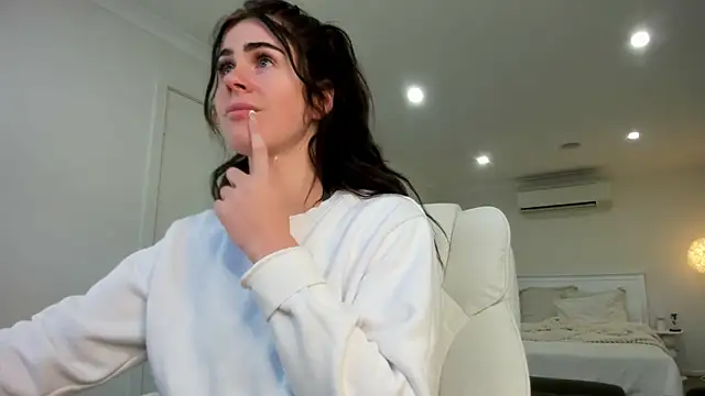 aus queen online show from 09.28.25