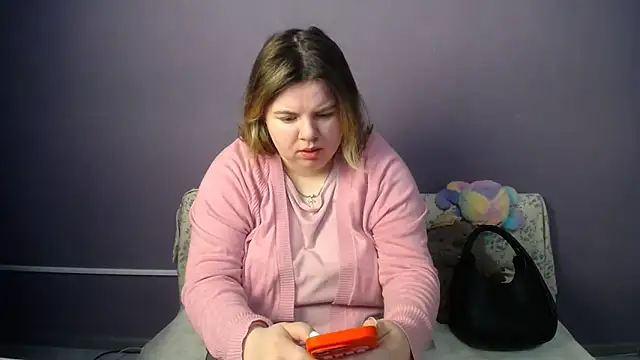 Snapshot of so_shy chatting on 05.13.26 so shy online show from 05.13.26