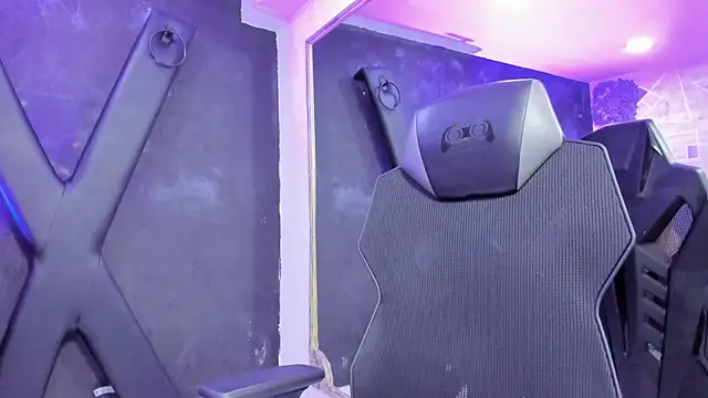 Snapshot of DarlingBDSM_ chatting on 01.14.26 DarlingBDSM online show from 01.14.26