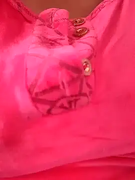 Snapshot of carmelasexy chatting on 12.17.25 carmelasexy online show from 12.17.25