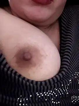 Snapshot of carmelasexy chatting on 03.28.26 carmelasexy online show from 03.28.26