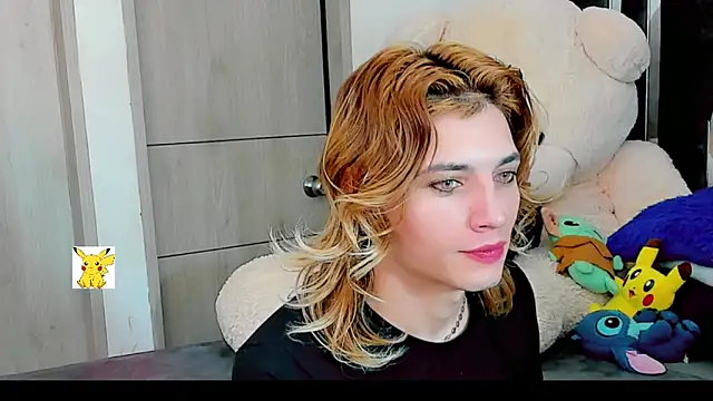 Snapshot of honey_skin chatting on 12.23.24 honey skin online show from 12.23.24