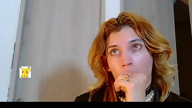 Snapshot of honey_skin chatting on 02.11.25 honey skin online show from 02.11.25