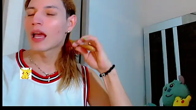 Snapshot of honey_skin chatting on 02.18.25 honey skin online show from 02.18.25