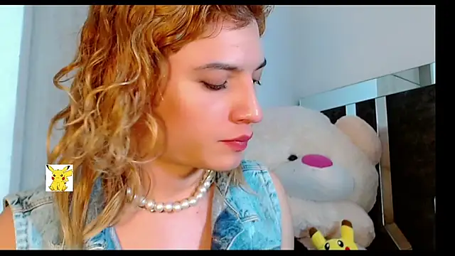 Snapshot of honey_skin chatting on 03.19.25 honey skin online show from 03.19.25